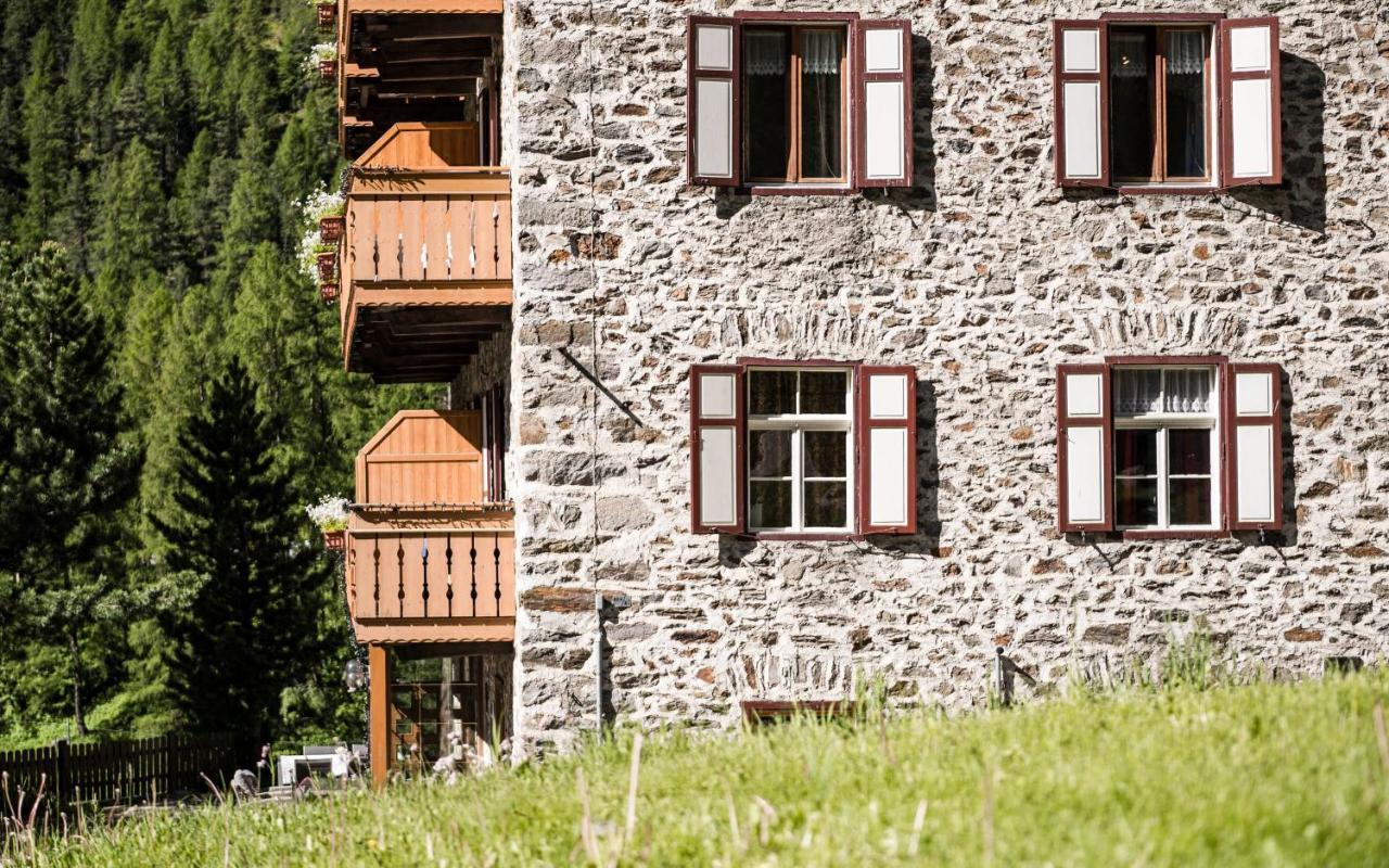 Glacier Rock Guesthouse Sulden Exteriör bild